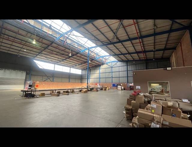 6,932M² WAREHOUSE TO LET IN SPARTAN